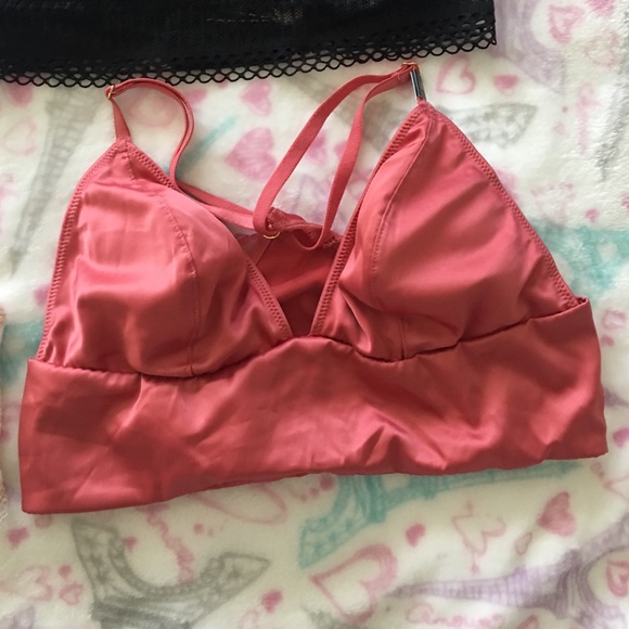 10 Brand new Victoria’s Secret size S bralettes - Picture 7 of 8